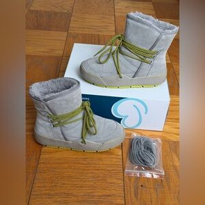 Baretraps boots  in grew and lime green